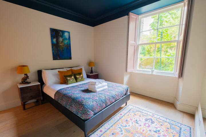 Saxe-Coburg Sauna Apartment Stockbridge gallery image 5