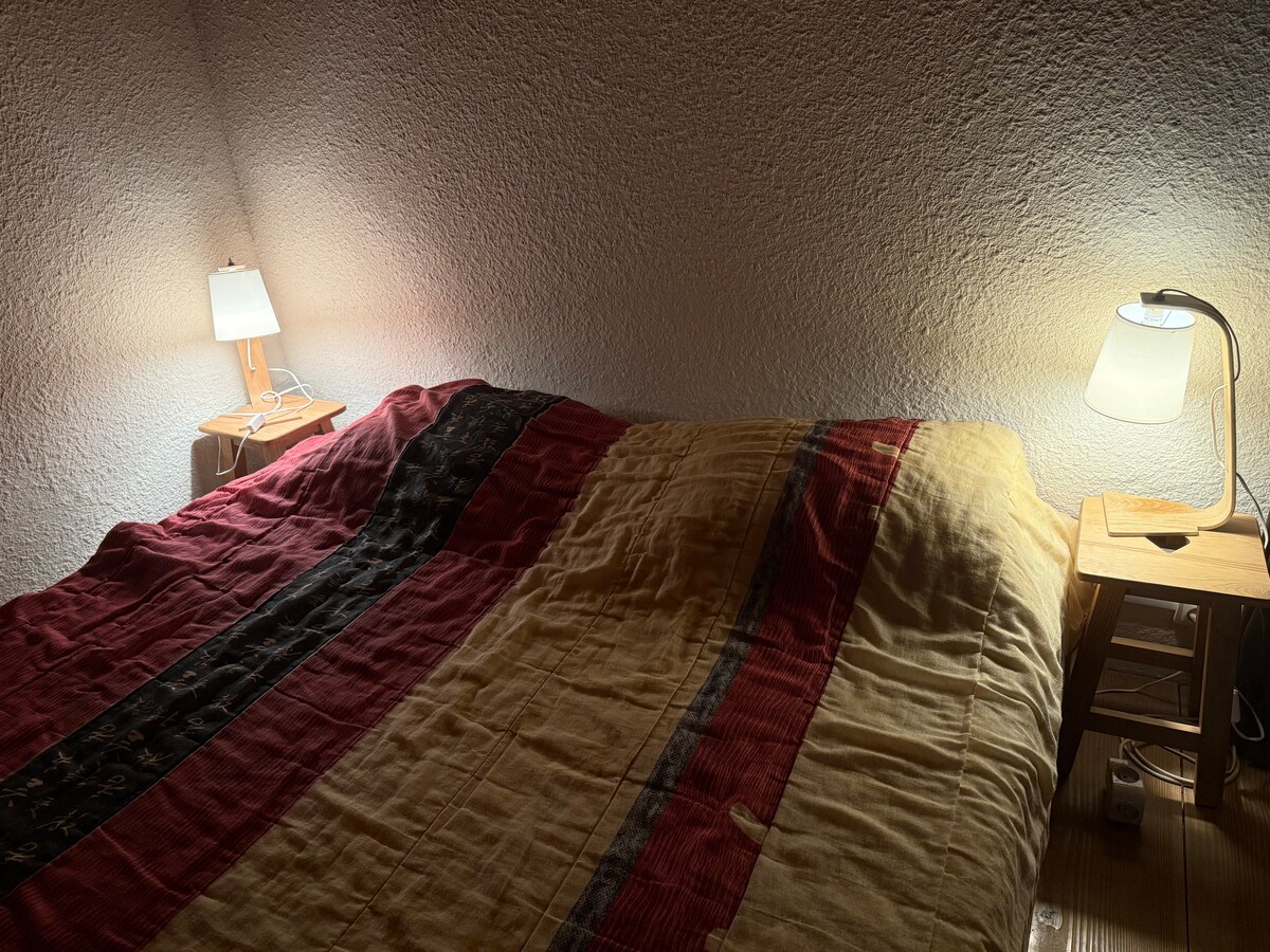 საძინებელი 1