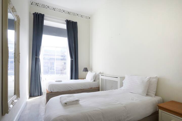 George IV Apartment gallery image 5