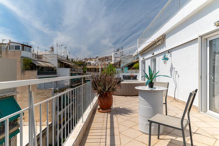 3BDR Penthouse -w/huge Balcony & hot tub-Jacuzzi gallery image 5