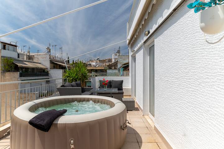 3BDR Penthouse -w/huge Balcony & hot tub-Jacuzzi gallery image 2