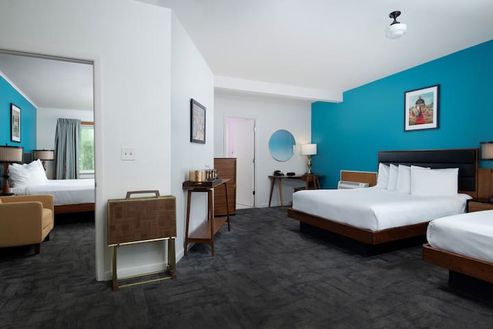 Stay at a 1950s Classic Motel in Bozeman