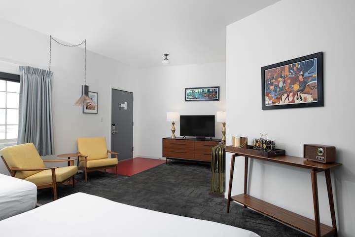 Stay at a 1950s Classic Motel in Bozeman gallery image 4