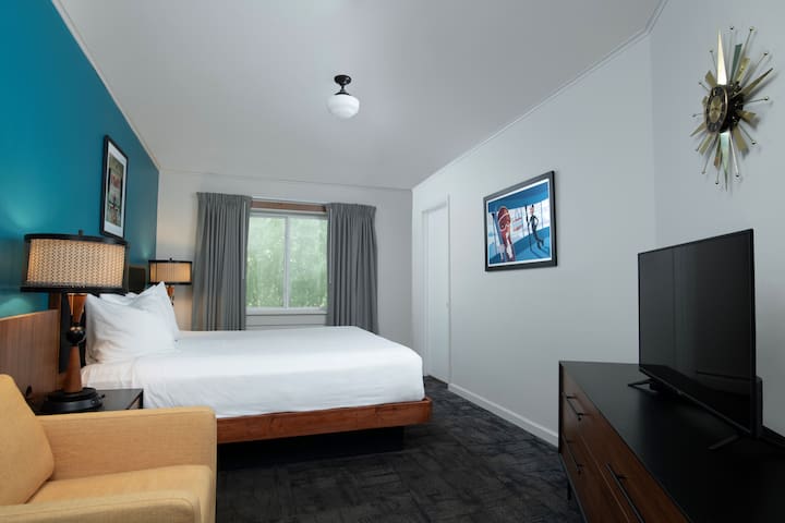 Stay at a 1950s Classic Motel in Bozeman gallery image 5