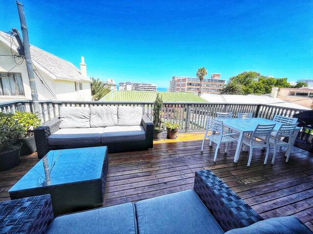 Sea Point 2-bedroom cottage close to promenade gallery image 4