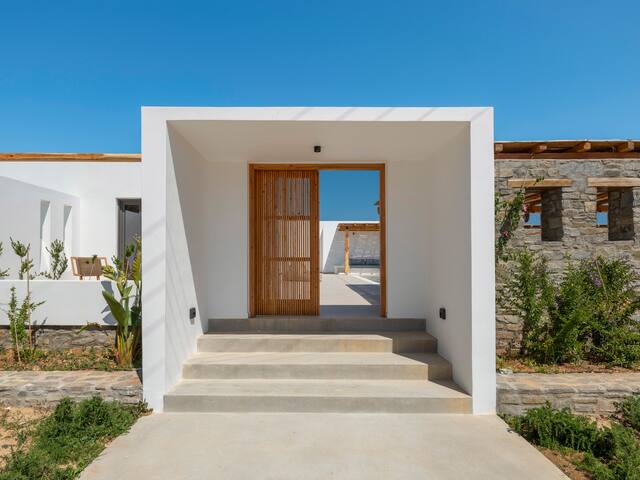 Noble Pearl Villas Paros with Pool View – Villa 1 gallery image 2