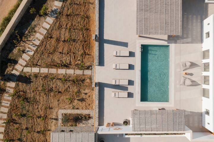Noble Pearl Villas Paros with Pool View – Villa 1 gallery image 4