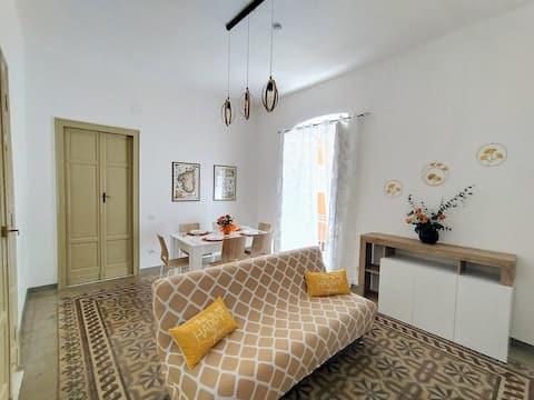 Proprietà Airbnb di successo: Spacious in the historic center - Rosa's house a Carloforte
