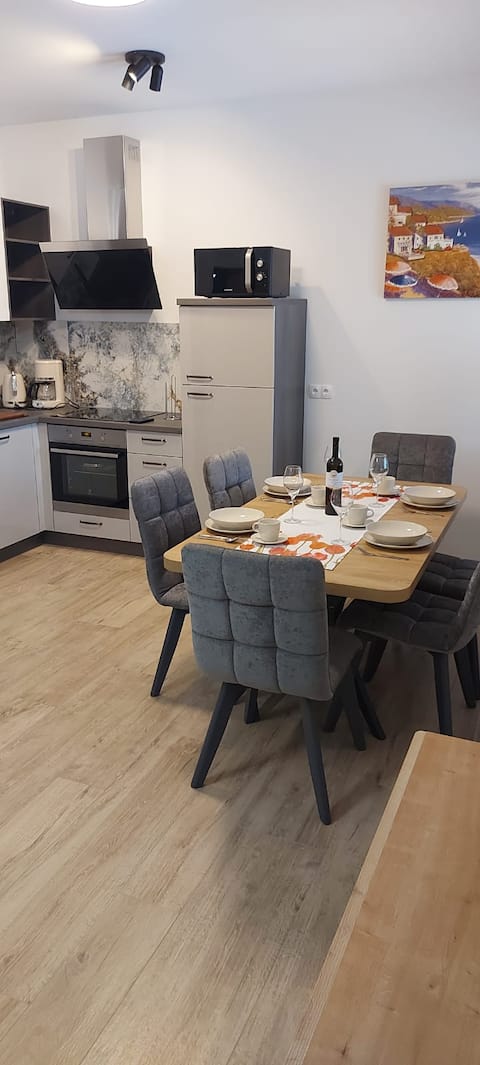 Popular Airbnb listing: Sea Star Apartment Punat in Općina Punat