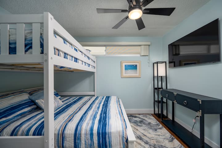 Ქვედა ბიძგი არის ორადგილიანი საწოლი, ზედა ნაწილი კი სავსეა