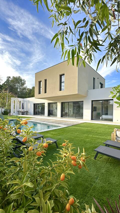 VILLA BAYA - 800 m from the beach