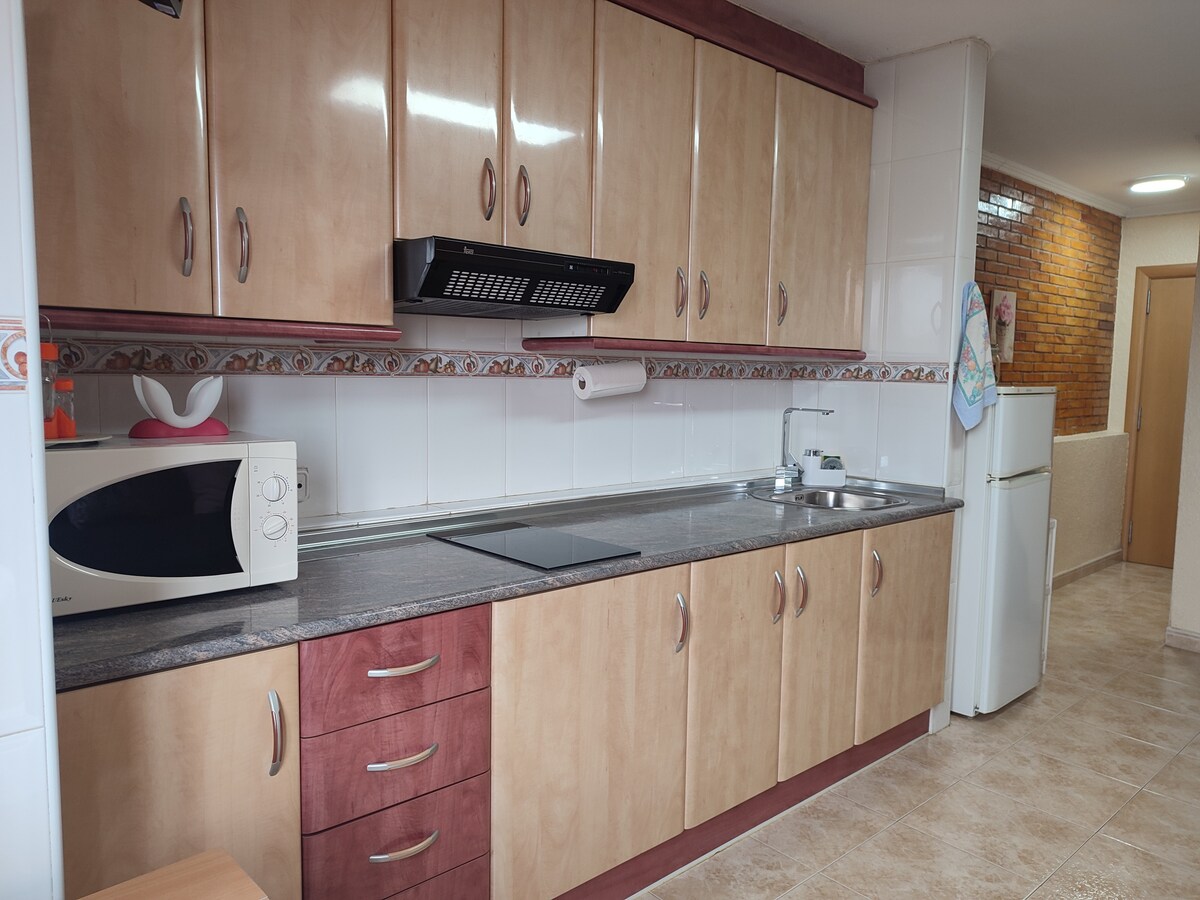 Anuncio de Airbnb popular: La Pineda Playa dollhouse en Vila Seca