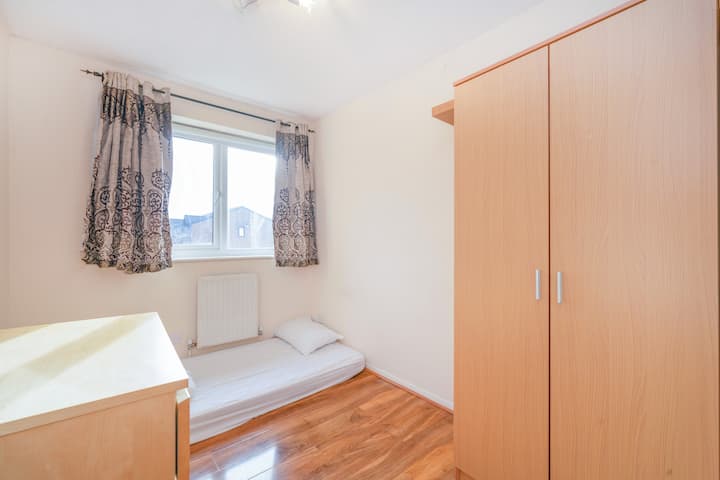 غرفة النوم 2