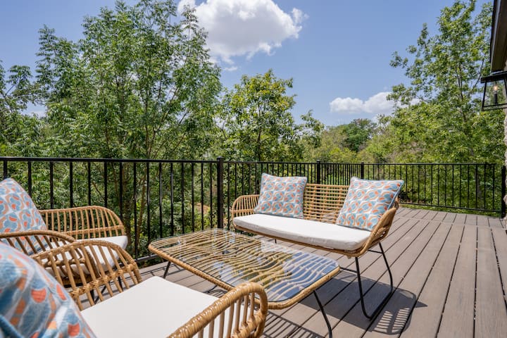 3 Houses, 1 Property!