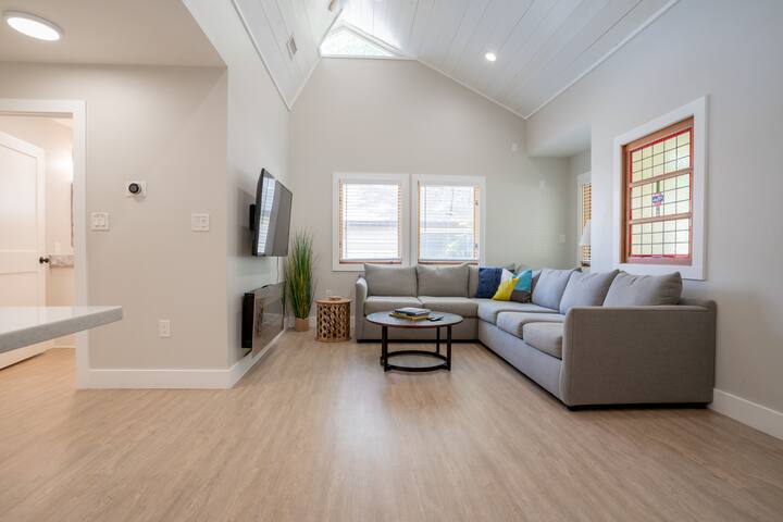 3 Houses, 1 Property! gallery image 2