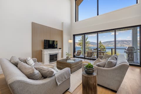 Cozy Winter Escape: Sauna, Fires, Hiking, Hot Tub