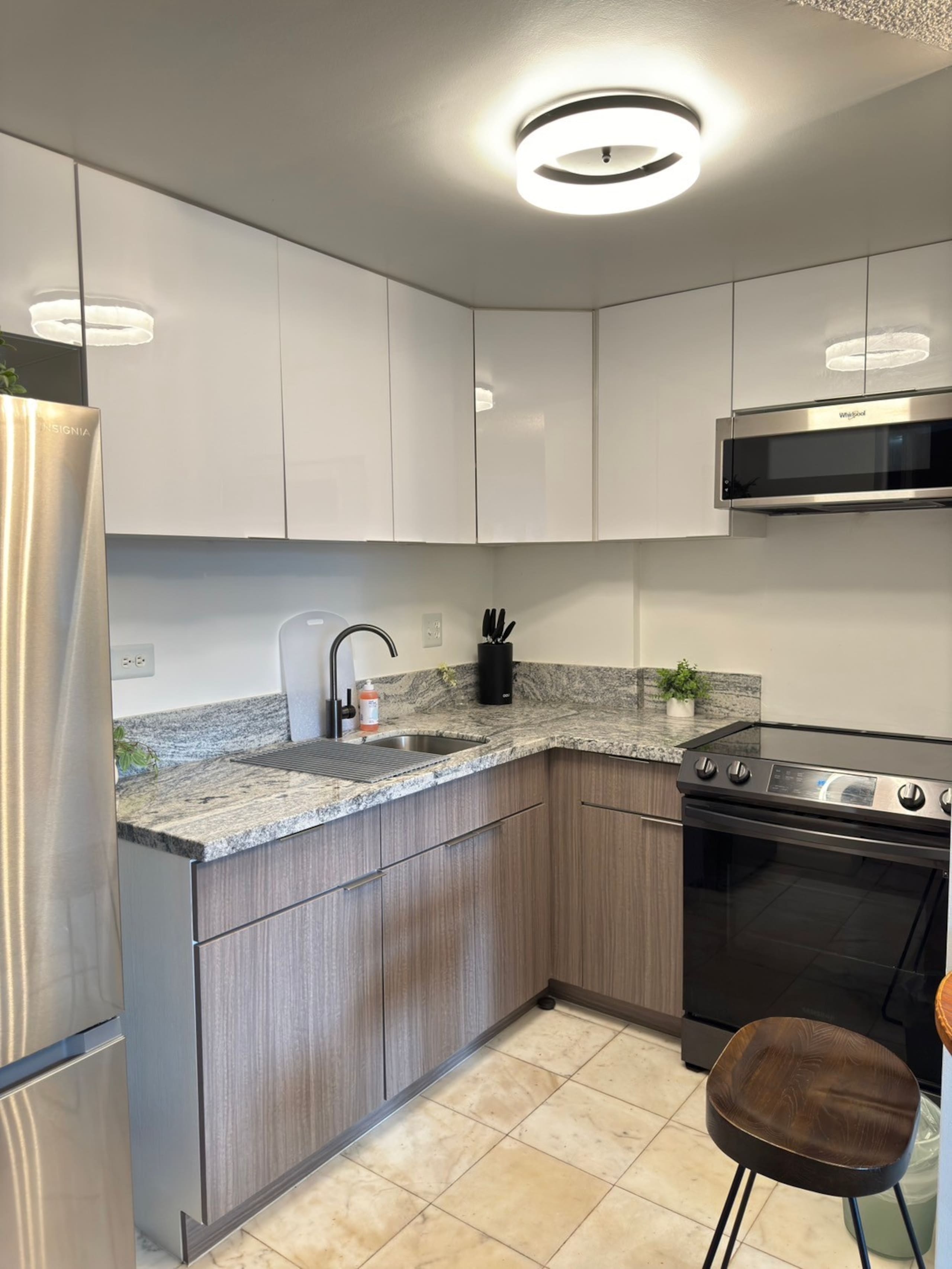 Condo in Honolulu · ★4.5 · Studio · 2 beds · 1 private bath - Image 7