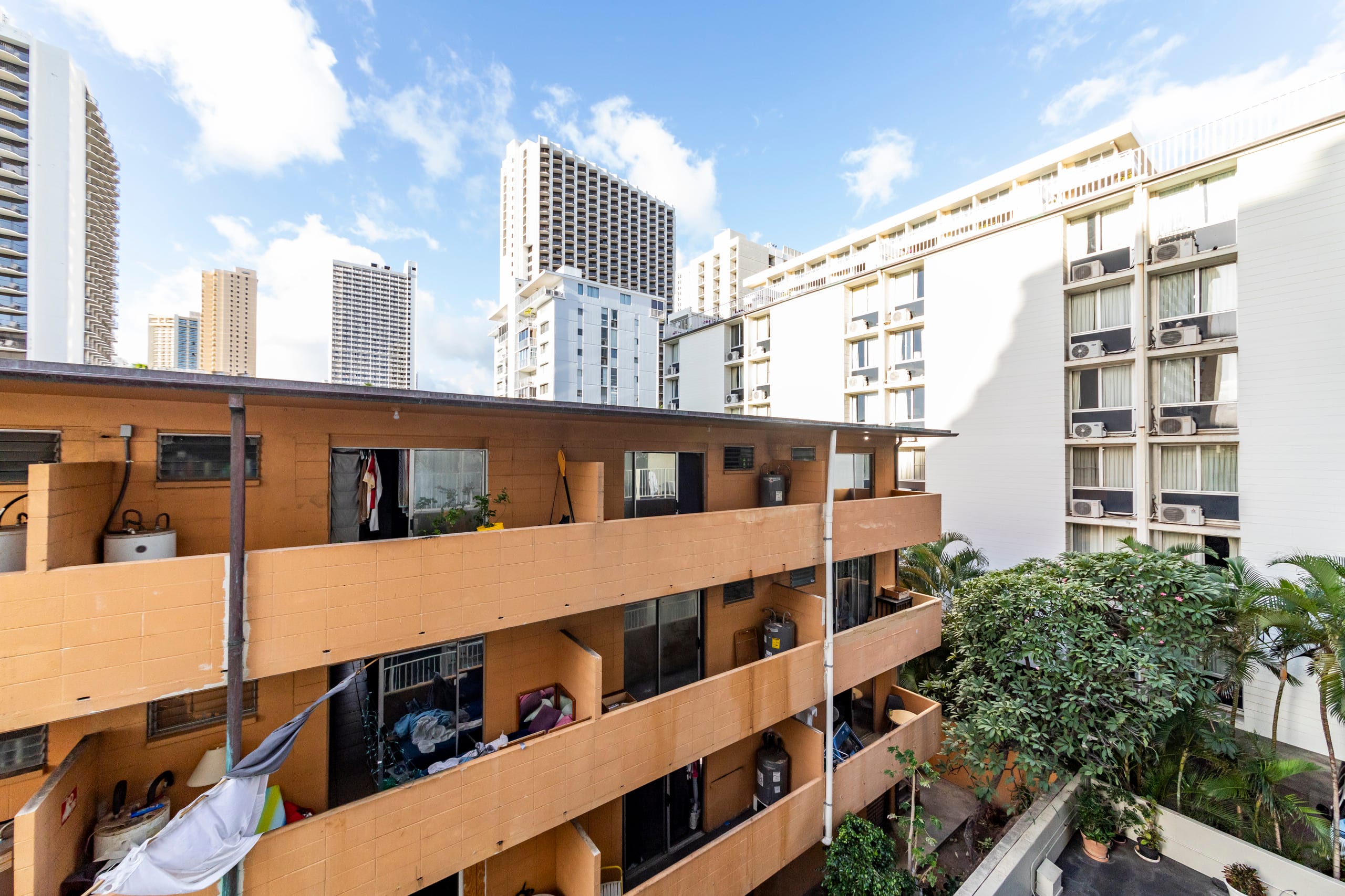 Condo in Honolulu · ★4.5 · Studio · 2 beds · 1 private bath - Image 20