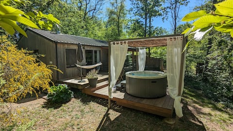Superior Lodge with Hot Tub for 4 people