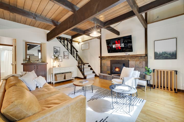 Hot Tub + Sauna | Loft Theater | Fire Pit Retreat - Pocono Mountains, PA