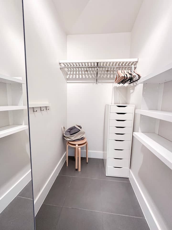 Гардероб в спалнята на свекърва