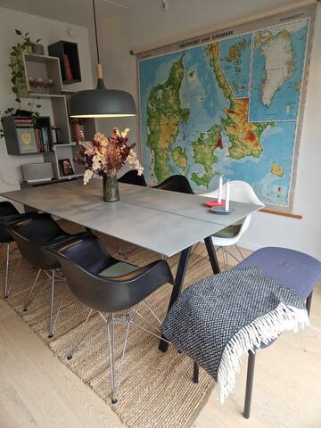 Cozy 3 floor Townhouse