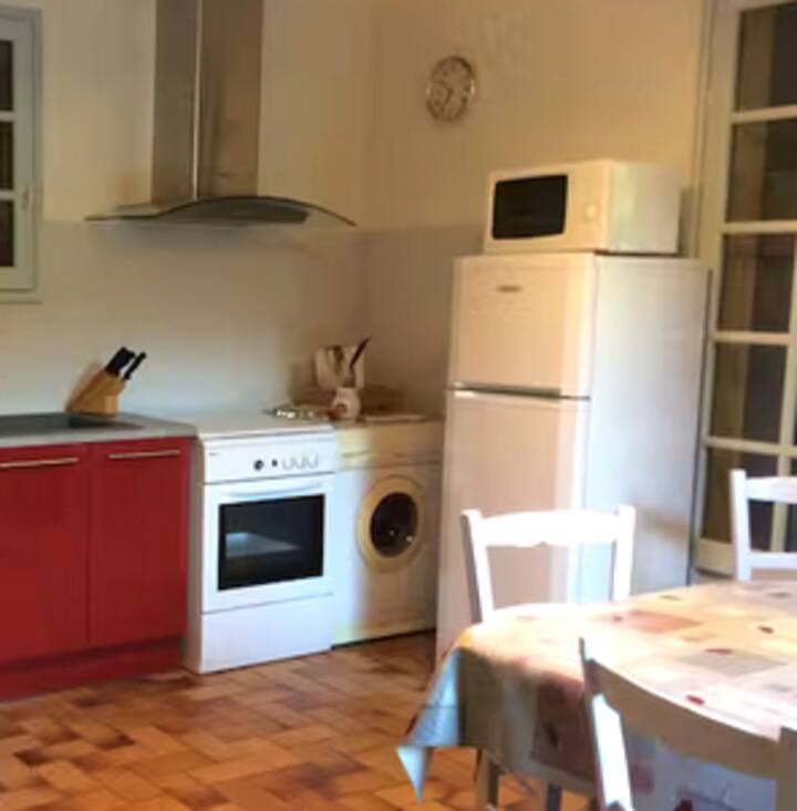 Gîte Avec Joli Jardin Fleuri - Le Buisson-de-Cadouin