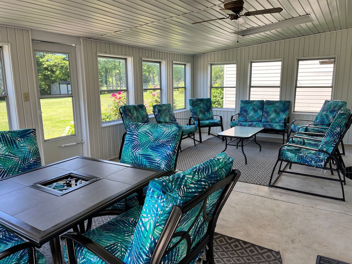 Hershey Adventure Awaits! Outdoor Pool + Game Room - Houses for