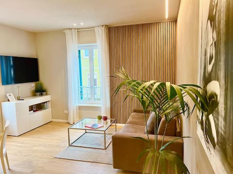 Top Airbnb: Apartment with balcony in the historic center in Bardolino