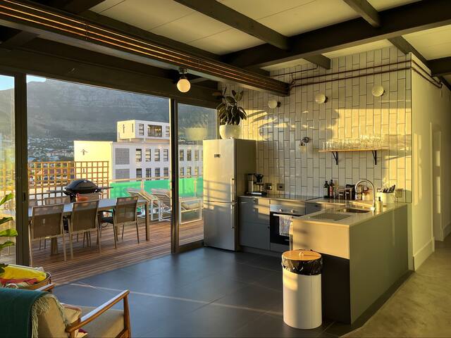 Amazing penthouse – private pool & stunning views gallery image 2