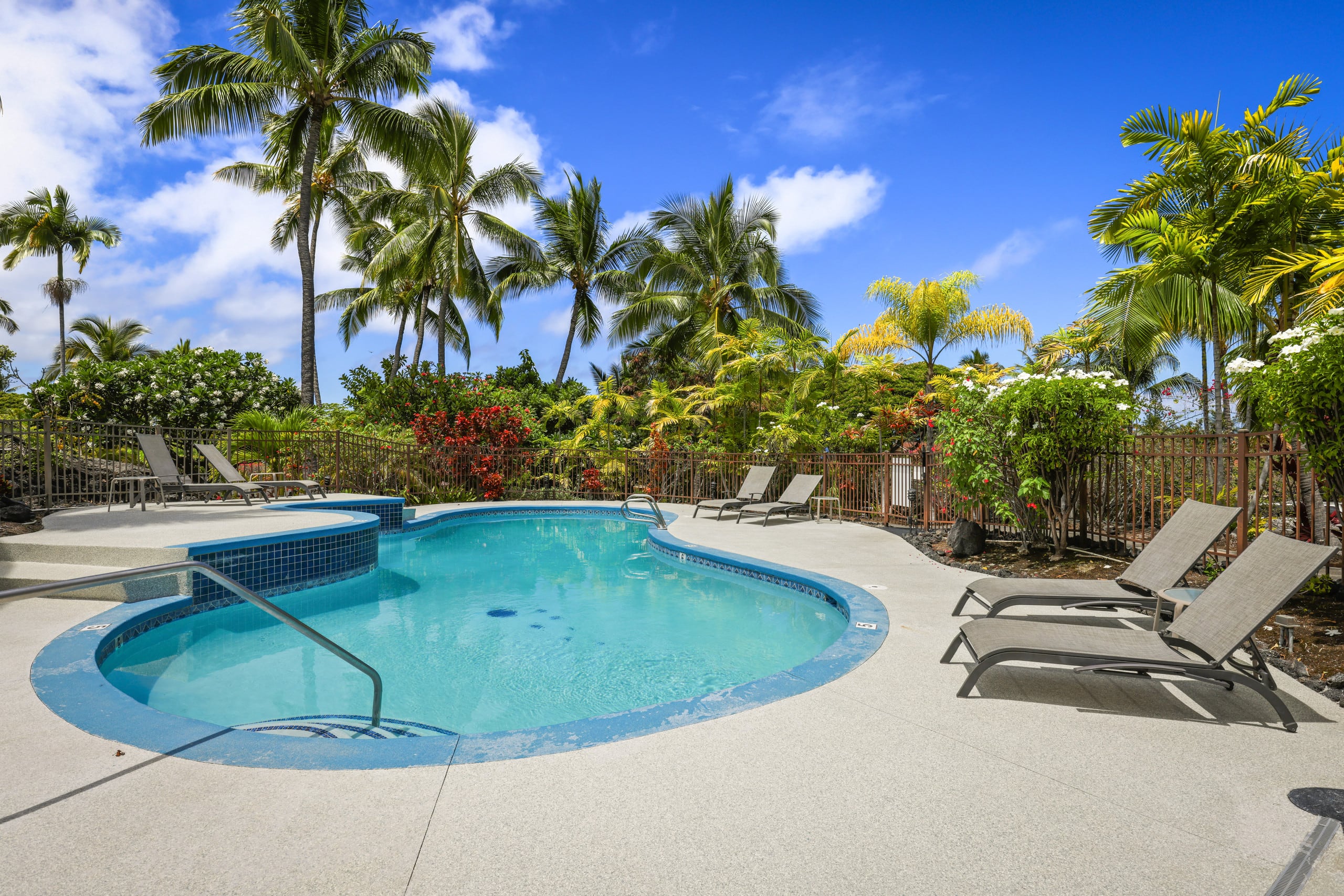 Condo in Kailua-Kona · ★4.98 · 1 bedroom · 2 beds · 1 bath - Image 41