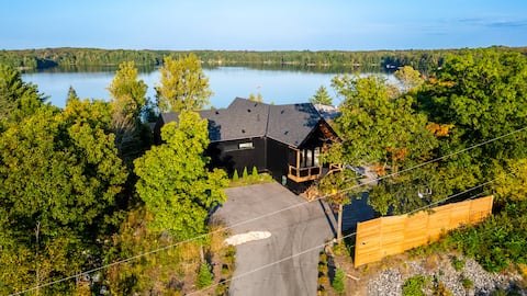 4BR Lakeview Muskoka Cottage, Kayak, Fire Pit, BBQ