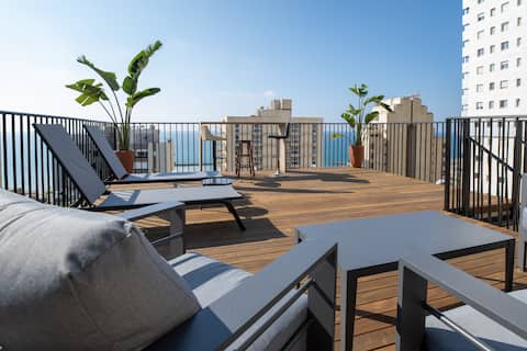 Roof Top 3 Floors)with shelter in the building)