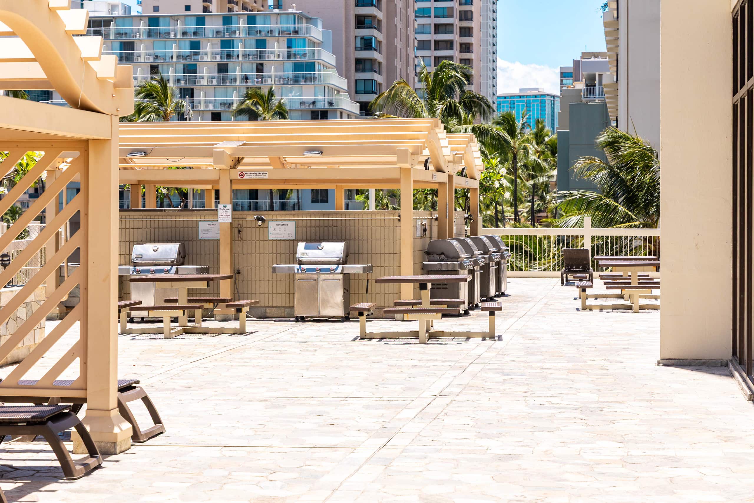 Condo in Honolulu · ★4.75 · Studio · 1 bed · 1 private bath - Image 23