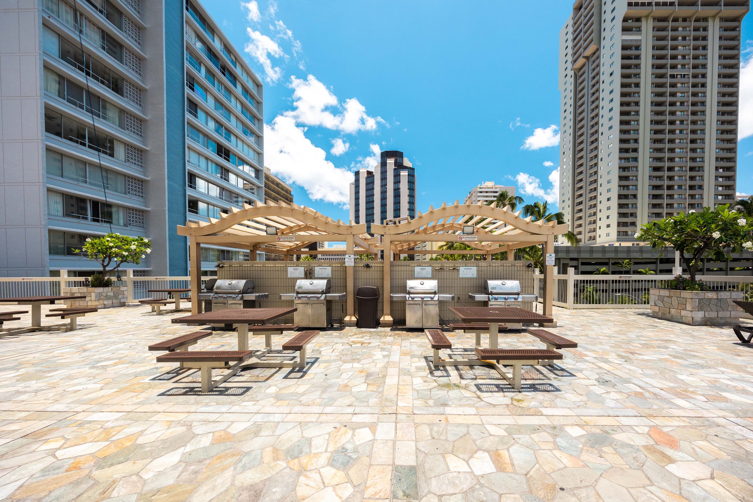 Condo in Honolulu · ★4.75 · Studio · 1 bed · 1 private bath - Image 24