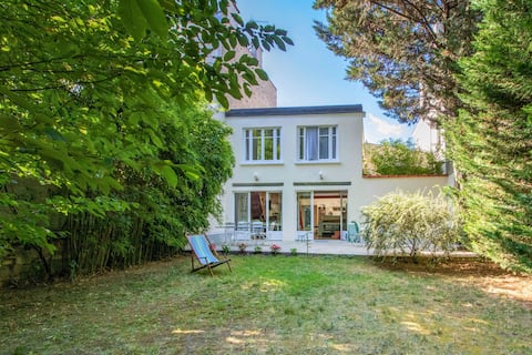 Paris, Artist Loft with a huge garden