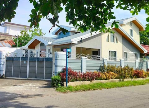 JResidences - 5 Bedrooms Cozy Home