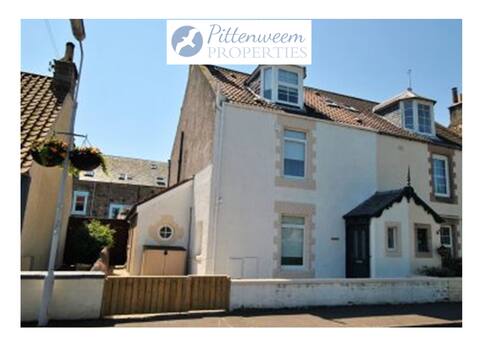 Crows Neuk- fabulous coastal family home