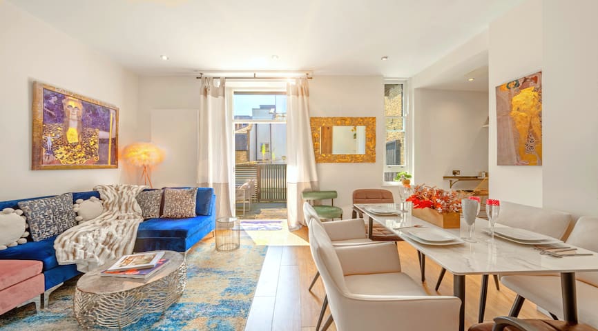 DESiGNER Victorian Flat with HUGE Terrace