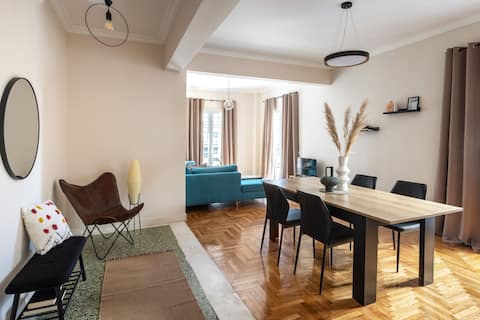 Successful Airbnb property: Home of Petros | Near Plaka - Temple of Zeus View in ΜΕΤΣ