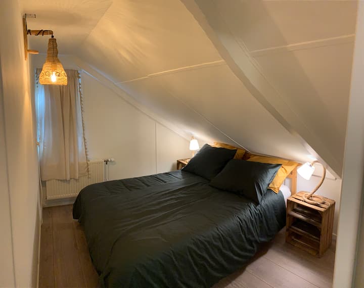 sur le sol avec chambre double