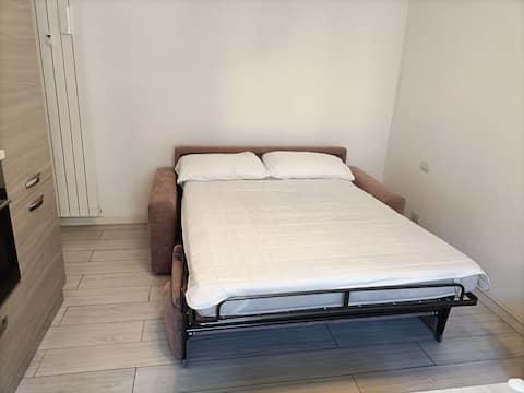 Popular Airbnb listing: M4 Argonne - Two-room apartment in Milano