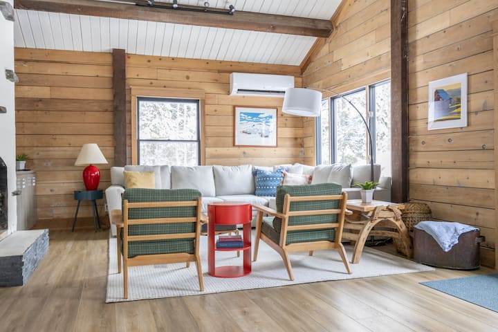 Cedar Chalet: Cozy, Updated, And Secluded - Stowe, VT