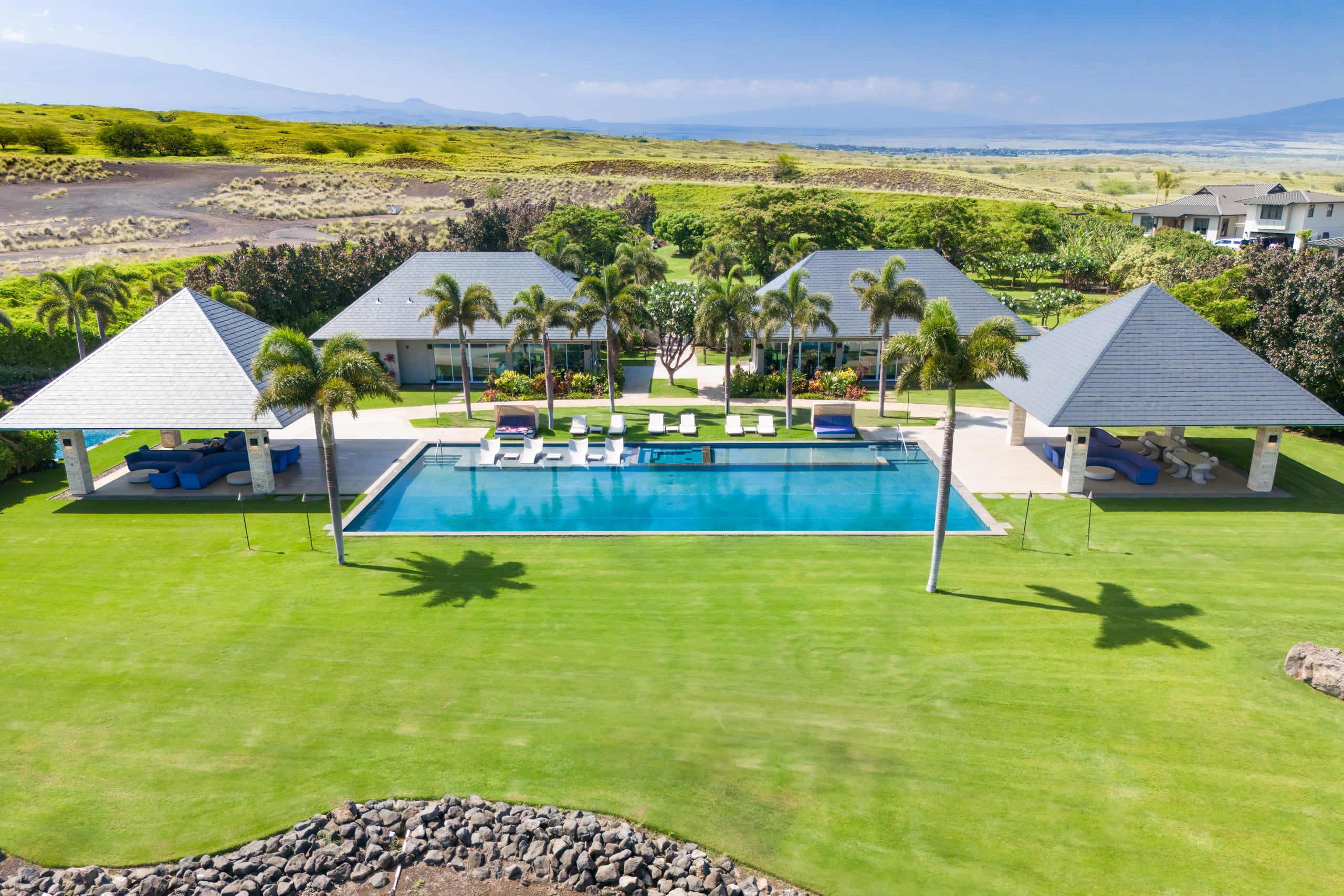Home in Waimea · ★5.0 · 4 bedrooms · 7 beds · 4.5 baths - Image 23