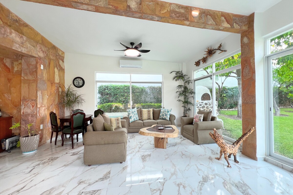 4BR House in Xochitepec — 4 bedroom vacation rental in Xochitepec