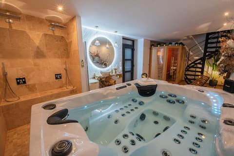 Romantic stay with hot tub near Beauval Zoo