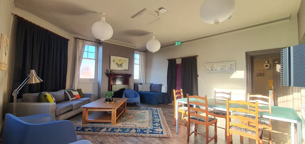 Big flat in lovely Victorian pub gallery image 3