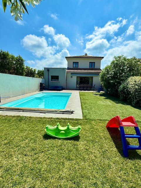 Beautiful House with swimming pool and jacuzzi