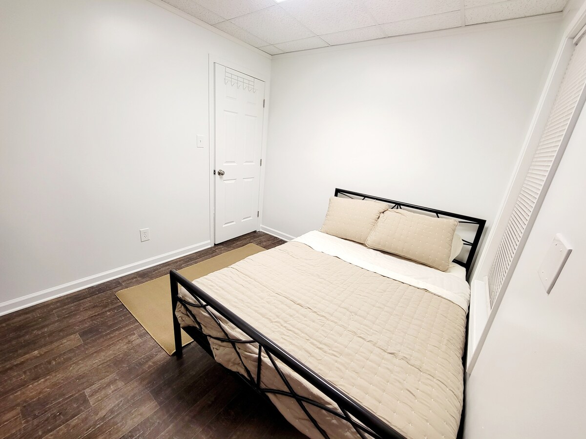 Guest Suite with 3 Bedrooms in Basement