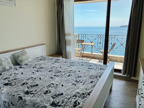 Sea View 2BR Apartment Sozopol